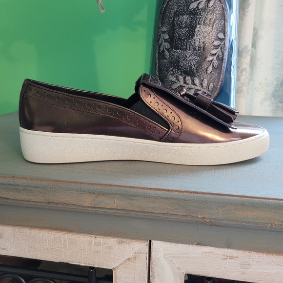 Michael Kors slip ons - Picture 3 of 16